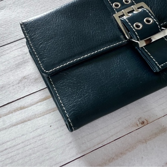 NWT Perlina Soft Leather Wallet in Green - Picture 2 of 14